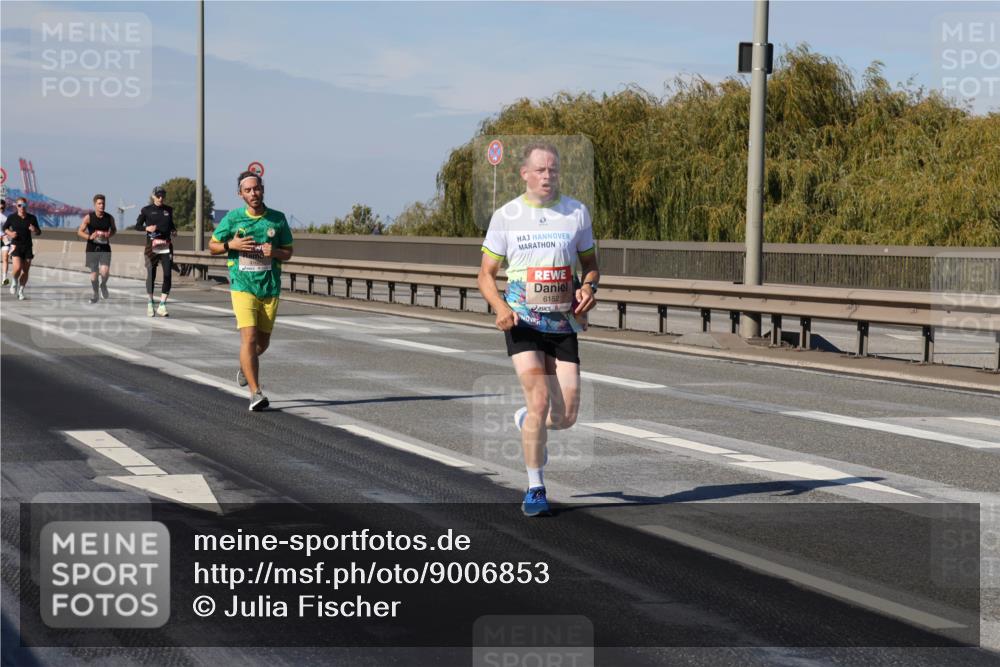 03.10.2025 - Köhlbrandbrückenlauf Julia Fischer http://msf.ph/oto/9006853 03.10.2025 12:45:24 Position 3 6152 meine-sportfotos.de