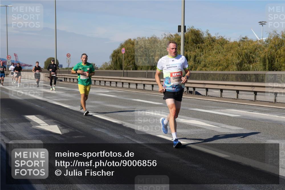 03.10.2025 - Köhlbrandbrückenlauf Julia Fischer http://msf.ph/oto/9006856 03.10.2025 12:45:25 Position 3 6152 meine-sportfotos.de