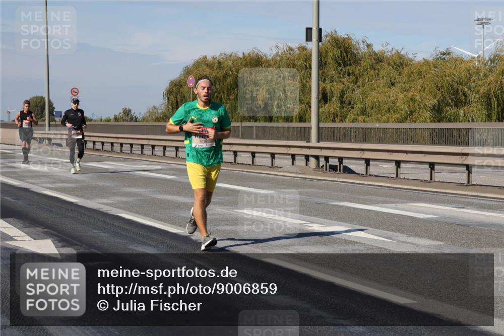 03.10.2025 - Köhlbrandbrückenlauf Julia Fischer http://msf.ph/oto/9006859 03.10.2025 12:45:26 Position 3 10, 4102 meine-sportfotos.de