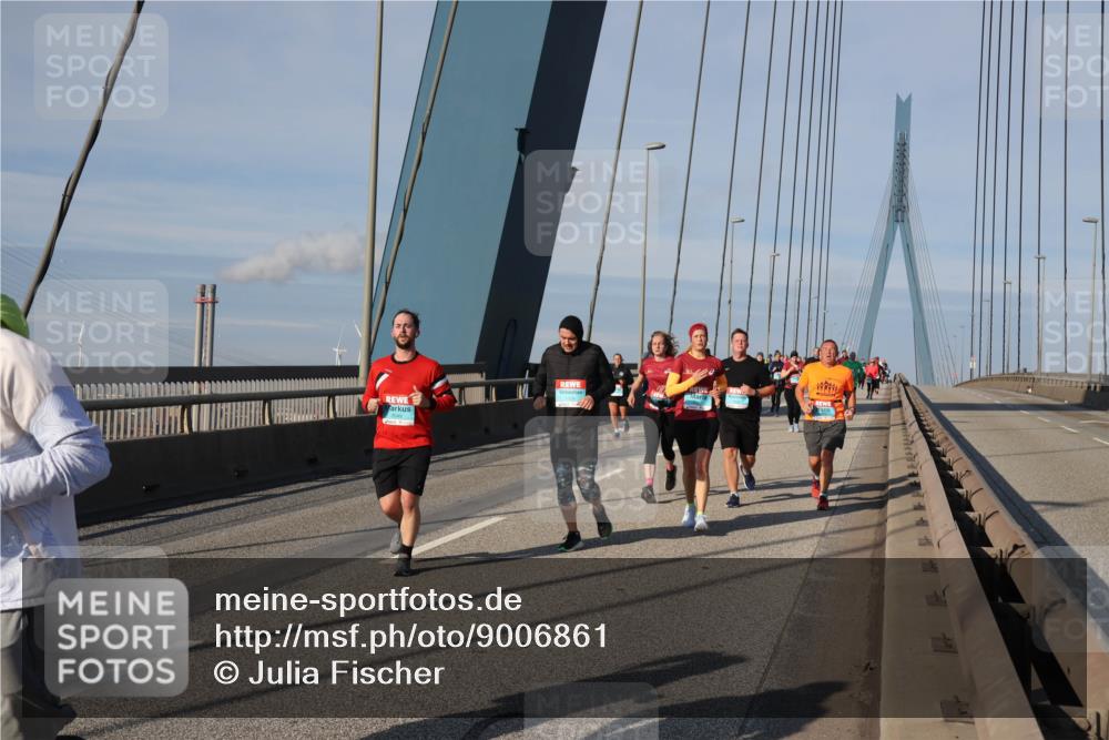 03.10.2025 - Köhlbrandbrückenlauf Julia Fischer http://msf.ph/oto/9006861 03.10.2025 09:57:33 Position 2  meine-sportfotos.de