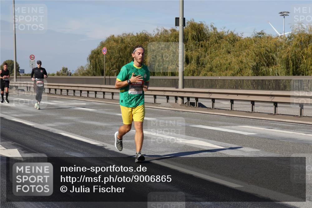 03.10.2025 - Köhlbrandbrückenlauf Julia Fischer http://msf.ph/oto/9006865 03.10.2025 12:45:26 Position 3 4102 meine-sportfotos.de
