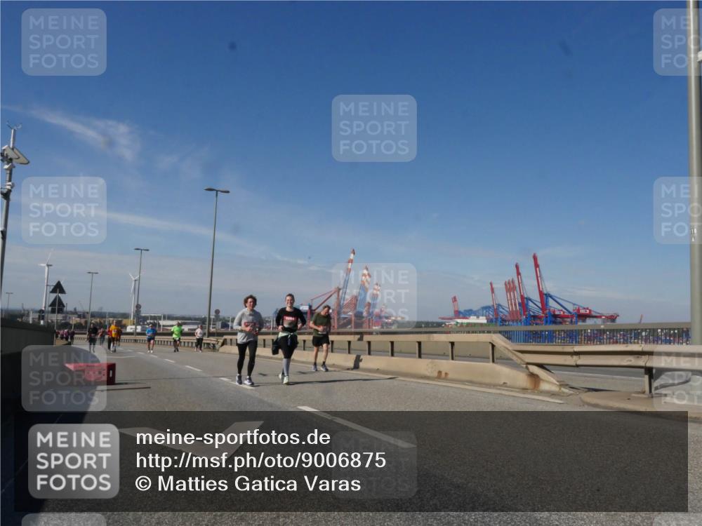 03.10.2025 - Köhlbrandbrückenlauf Matties Gatica Varas http://msf.ph/oto/9006875 03.10.2025 13:02:04 Position 2 118 meine-sportfotos.de