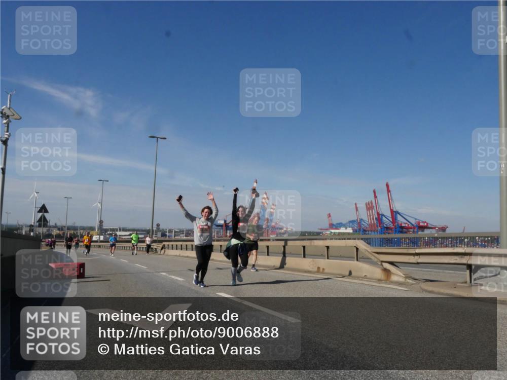 03.10.2025 - Köhlbrandbrückenlauf Matties Gatica Varas http://msf.ph/oto/9006888 03.10.2025 13:02:05 Position 2 118 meine-sportfotos.de