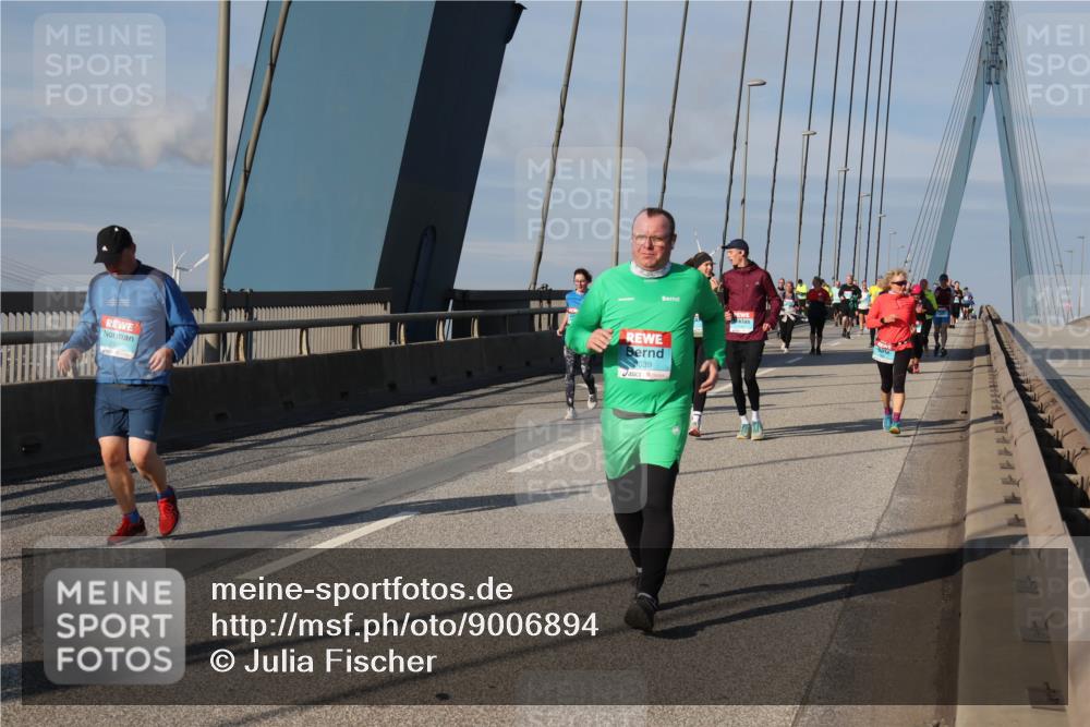 03.10.2025 - Köhlbrandbrückenlauf Julia Fischer http://msf.ph/oto/9006894 03.10.2025 09:57:46 Position 2  meine-sportfotos.de