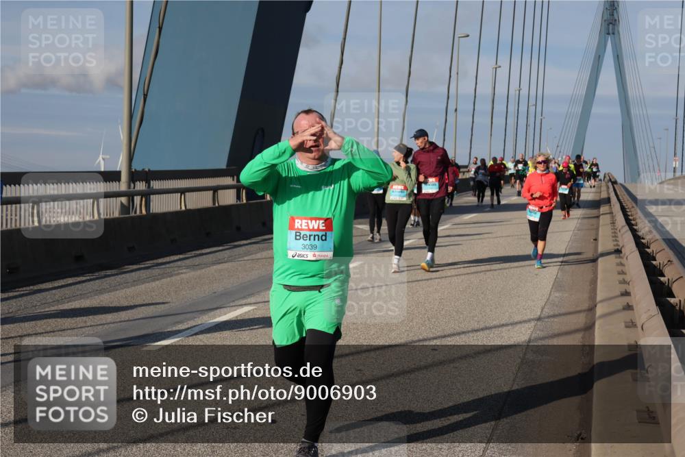 03.10.2025 - Köhlbrandbrückenlauf Julia Fischer http://msf.ph/oto/9006903 03.10.2025 09:57:46 Position 2 3039 meine-sportfotos.de