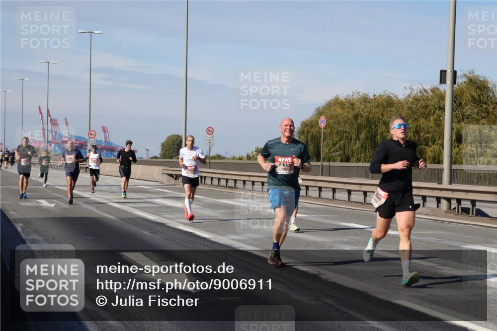 03.10.2025 - Köhlbrandbrückenlauf Julia Fischer http://msf.ph/oto/9006911 03.10.2025 12:45:33 Position 3 4654 meine-sportfotos.de