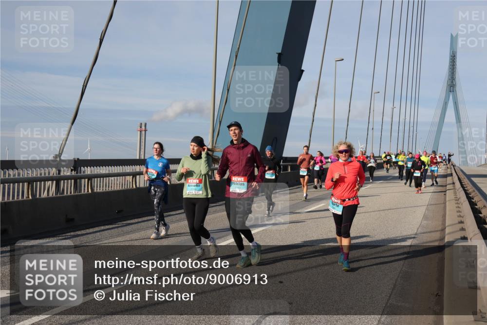 03.10.2025 - Köhlbrandbrückenlauf Julia Fischer http://msf.ph/oto/9006913 03.10.2025 09:57:50 Position 2  meine-sportfotos.de