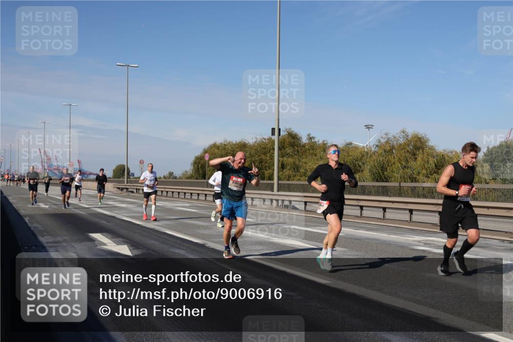 03.10.2025 - Köhlbrandbrückenlauf Julia Fischer http://msf.ph/oto/9006916 03.10.2025 12:45:34 Position 3  meine-sportfotos.de