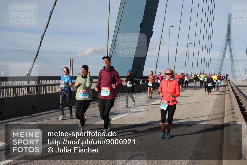 03.10.2025 - Köhlbrandbrückenlauf Julia Fischer http://msf.ph/oto/9006921 03.10.2025 09:57:50 Position 2 2310, 1160 meine-sportfotos.de