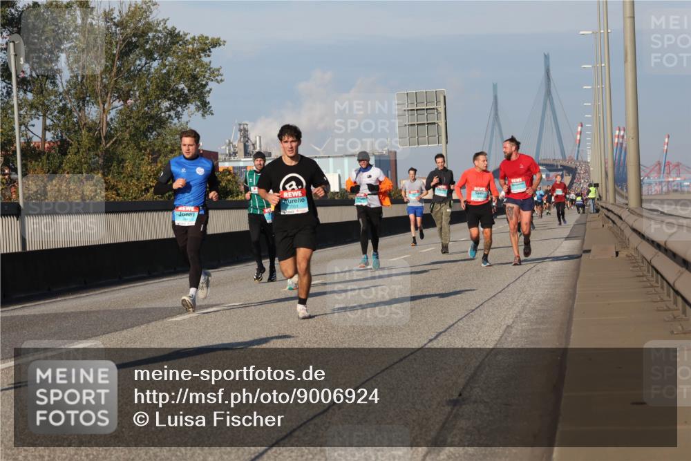 03.10.2025 - Köhlbrandbrückenlauf Luisa Fischer http://msf.ph/oto/9006924 03.10.2025 10:48:42 Position 3  meine-sportfotos.de
