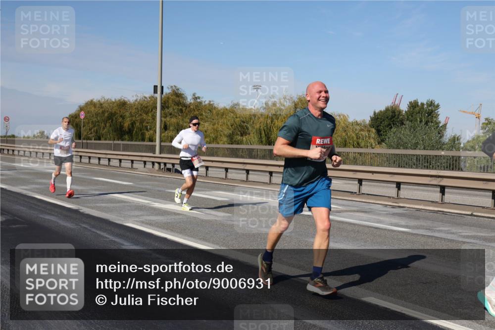 03.10.2025 - Köhlbrandbrückenlauf Julia Fischer http://msf.ph/oto/9006931 03.10.2025 12:45:36 Position 3  meine-sportfotos.de