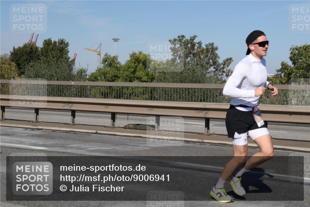 03.10.2025 - Köhlbrandbrückenlauf Julia Fischer http://msf.ph/oto/9006941 03.10.2025 12:45:38 Position 3  meine-sportfotos.de