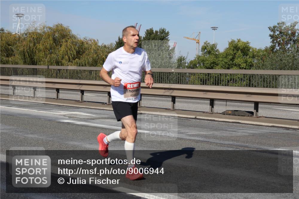 03.10.2025 - Köhlbrandbrückenlauf Julia Fischer http://msf.ph/oto/9006944 03.10.2025 12:45:39 Position 3 4046 meine-sportfotos.de