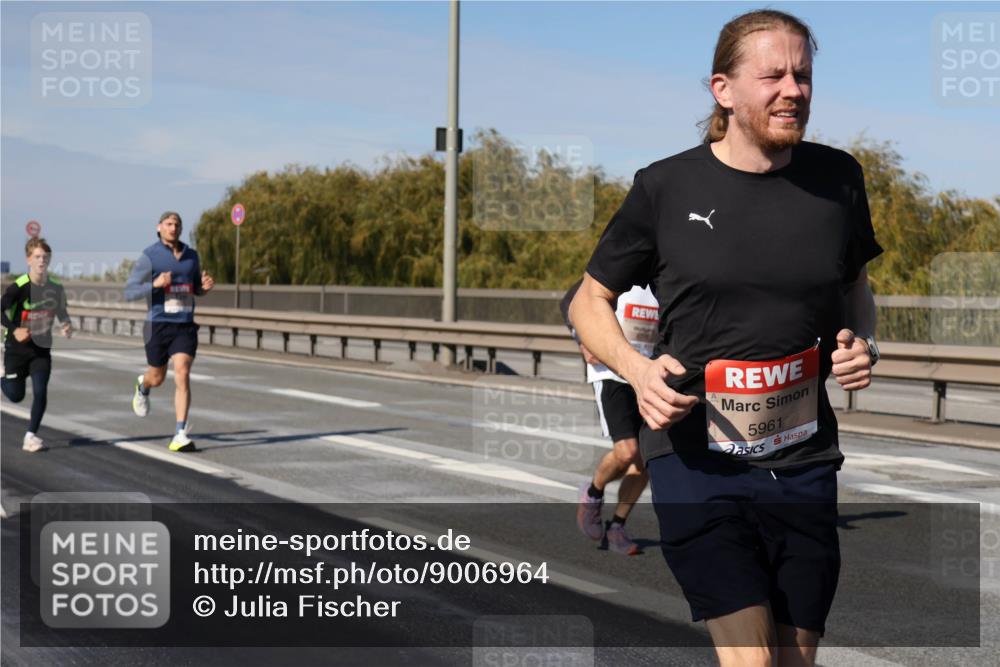 03.10.2025 - Köhlbrandbrückenlauf Julia Fischer http://msf.ph/oto/9006964 03.10.2025 12:45:43 Position 3 5961 meine-sportfotos.de