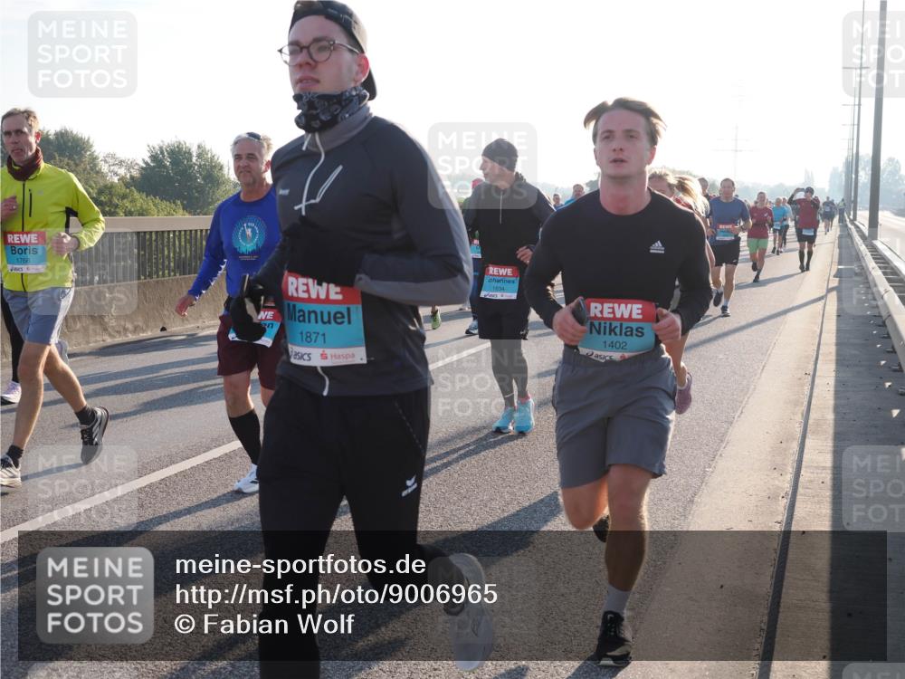 03.10.2025 - Köhlbrandbrückenlauf Fabian Wolf http://msf.ph/oto/9006965 03.10.2025 09:19:55 Position 3 1768, 1871, 1634, 1402 meine-sportfotos.de