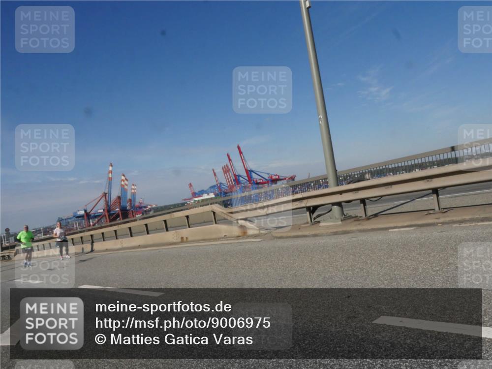03.10.2025 - Köhlbrandbrückenlauf Matties Gatica Varas http://msf.ph/oto/9006975 03.10.2025 13:02:11 Position 2  meine-sportfotos.de