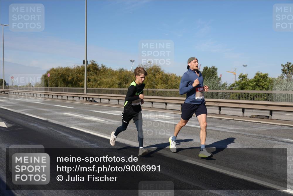 03.10.2025 - Köhlbrandbrückenlauf Julia Fischer http://msf.ph/oto/9006991 03.10.2025 12:45:46 Position 3  meine-sportfotos.de
