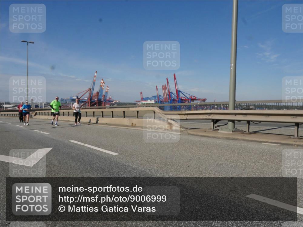 03.10.2025 - Köhlbrandbrückenlauf Matties Gatica Varas http://msf.ph/oto/9006999 03.10.2025 13:02:12 Position 2 118 meine-sportfotos.de