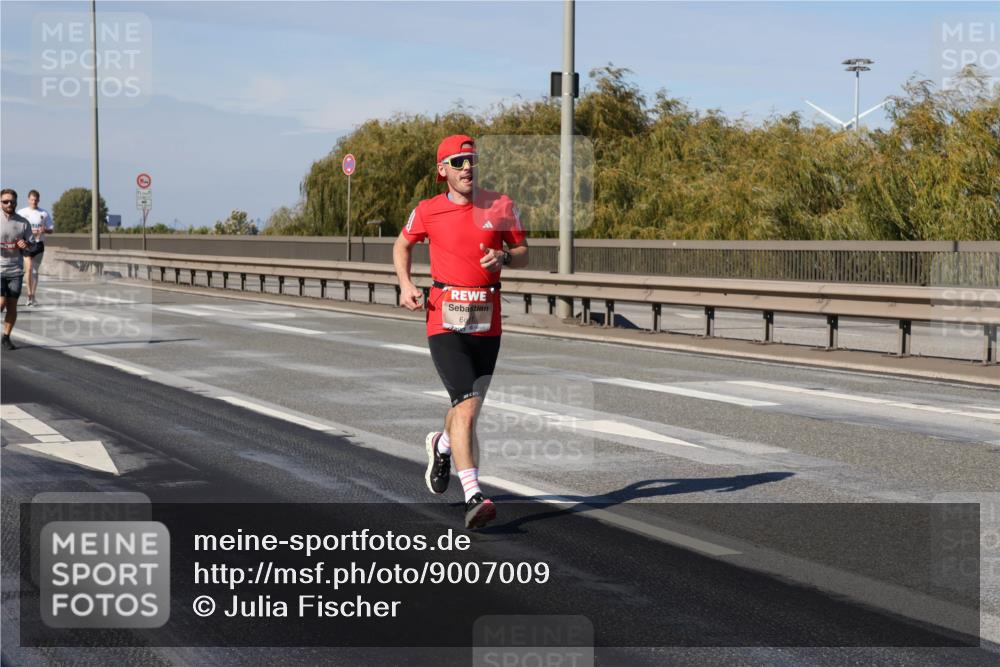 03.10.2025 - Köhlbrandbrückenlauf Julia Fischer http://msf.ph/oto/9007009 03.10.2025 12:45:53 Position 3 66 meine-sportfotos.de