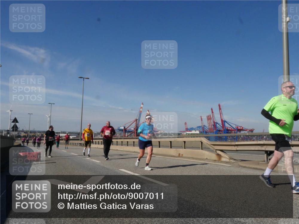 03.10.2025 - Köhlbrandbrückenlauf Matties Gatica Varas http://msf.ph/oto/9007011 03.10.2025 13:02:18 Position 2  meine-sportfotos.de