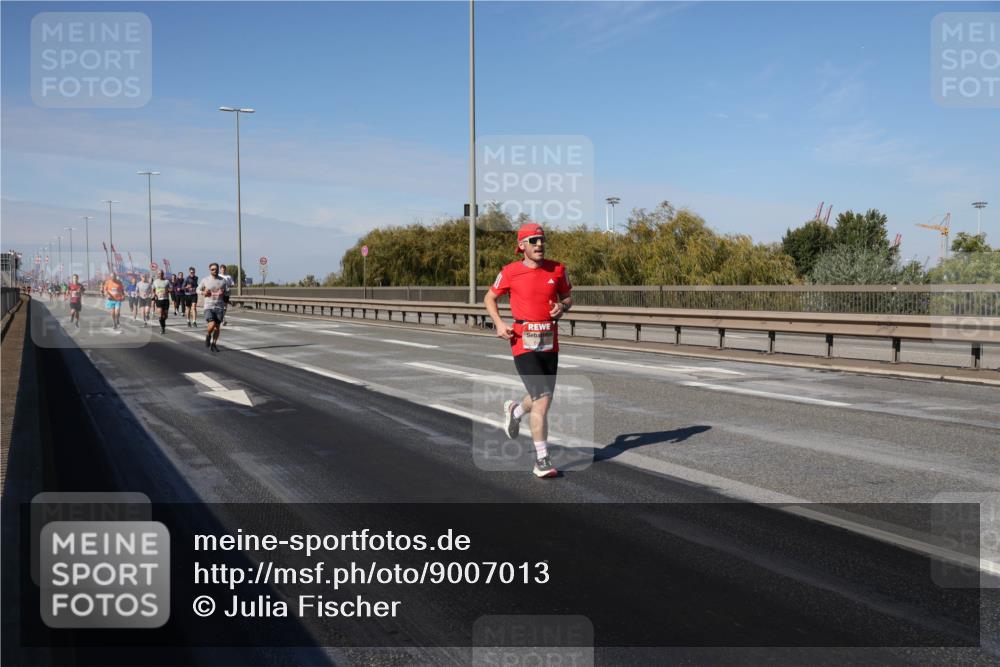 03.10.2025 - Köhlbrandbrückenlauf Julia Fischer http://msf.ph/oto/9007013 03.10.2025 12:45:54 Position 3  meine-sportfotos.de