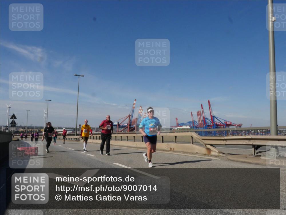 03.10.2025 - Köhlbrandbrückenlauf Matties Gatica Varas http://msf.ph/oto/9007014 03.10.2025 13:02:18 Position 2 118 meine-sportfotos.de