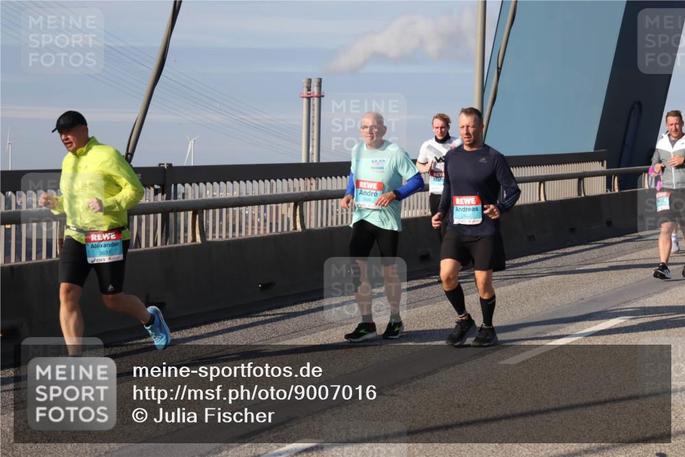 03.10.2025 - Köhlbrandbrückenlauf Julia Fischer http://msf.ph/oto/9007016 03.10.2025 09:58:11 Position 2 3631, 2848, 2847 meine-sportfotos.de