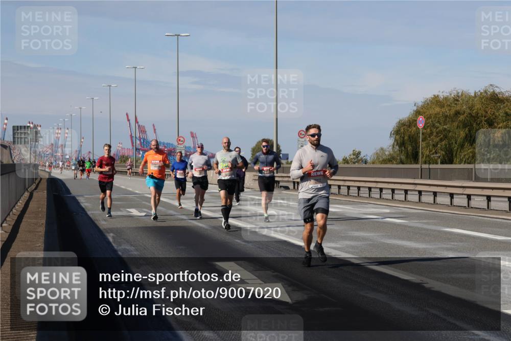 03.10.2025 - Köhlbrandbrückenlauf Julia Fischer http://msf.ph/oto/9007020 03.10.2025 12:45:56 Position 3  meine-sportfotos.de