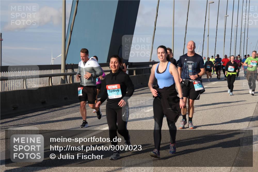 03.10.2025 - Köhlbrandbrückenlauf Julia Fischer http://msf.ph/oto/9007023 03.10.2025 09:58:13 Position 2 19401, 3052 meine-sportfotos.de