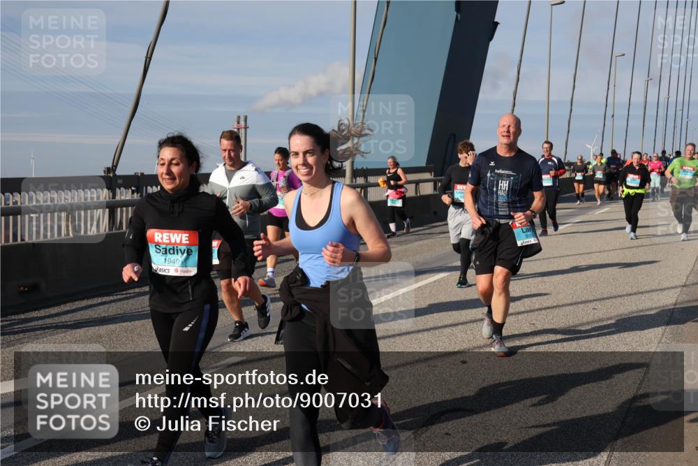 03.10.2025 - Köhlbrandbrückenlauf Julia Fischer http://msf.ph/oto/9007031 03.10.2025 09:58:14 Position 2 220092989089997, 1940 meine-sportfotos.de