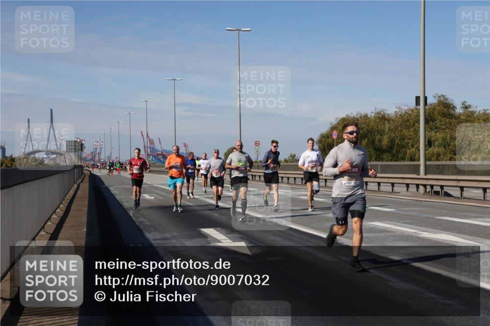 03.10.2025 - Köhlbrandbrückenlauf Julia Fischer http://msf.ph/oto/9007032 03.10.2025 12:45:57 Position 3  meine-sportfotos.de