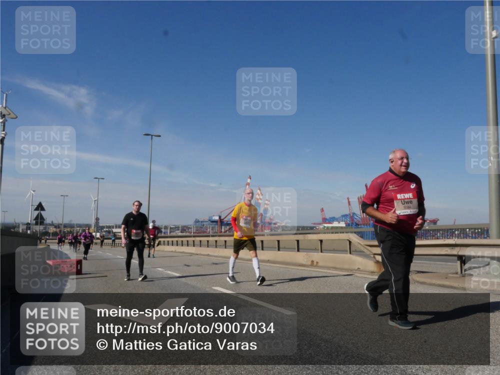 03.10.2025 - Köhlbrandbrückenlauf Matties Gatica Varas http://msf.ph/oto/9007034 03.10.2025 13:02:22 Position 2 5584, 118 meine-sportfotos.de