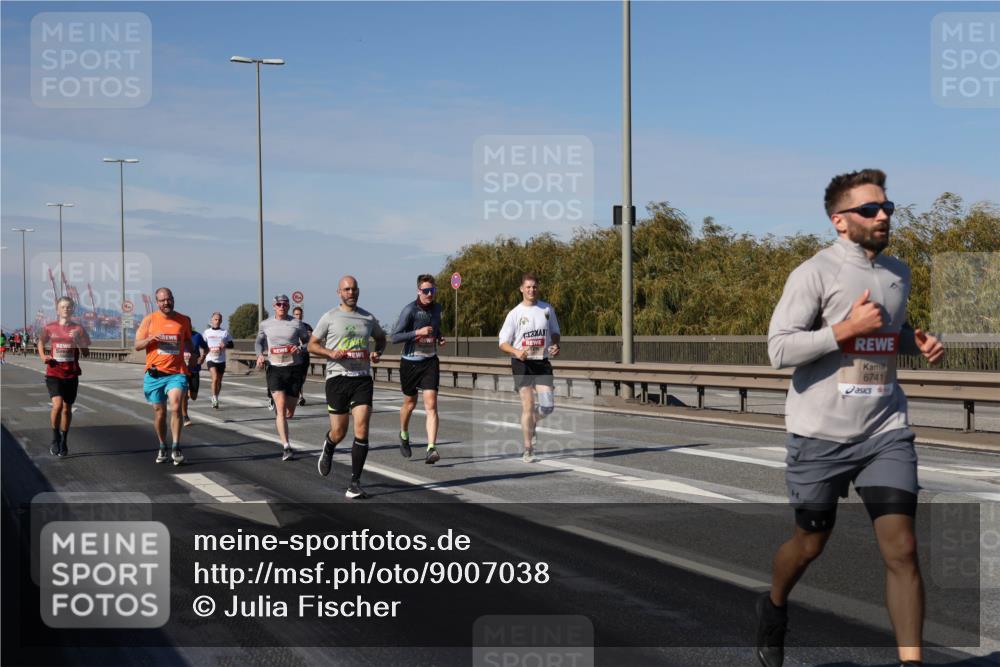 03.10.2025 - Köhlbrandbrückenlauf Julia Fischer http://msf.ph/oto/9007038 03.10.2025 12:45:59 Position 3 6741 meine-sportfotos.de
