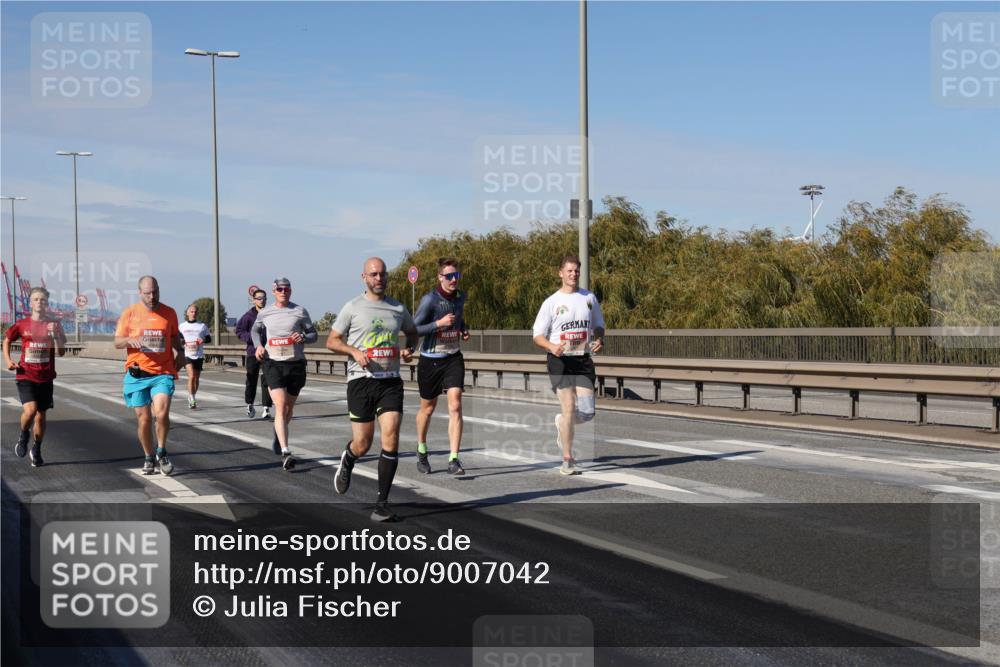 03.10.2025 - Köhlbrandbrückenlauf Julia Fischer http://msf.ph/oto/9007042 03.10.2025 12:45:59 Position 3  meine-sportfotos.de