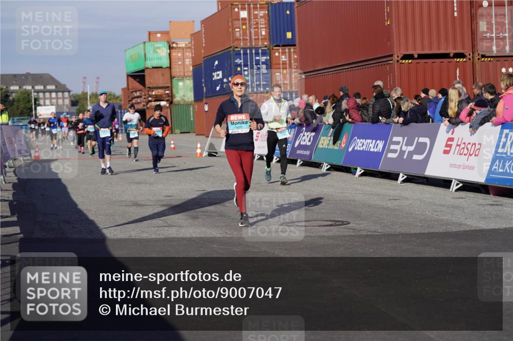 03.10.2025 - Köhlbrandbrückenlauf Michael Burmester http://msf.ph/oto/9007047 03.10.2025 10:08:49 Ziel 1364, 1367, 1451, 1670, 2805, 3280, 3380, 3738 meine-sportfotos.de