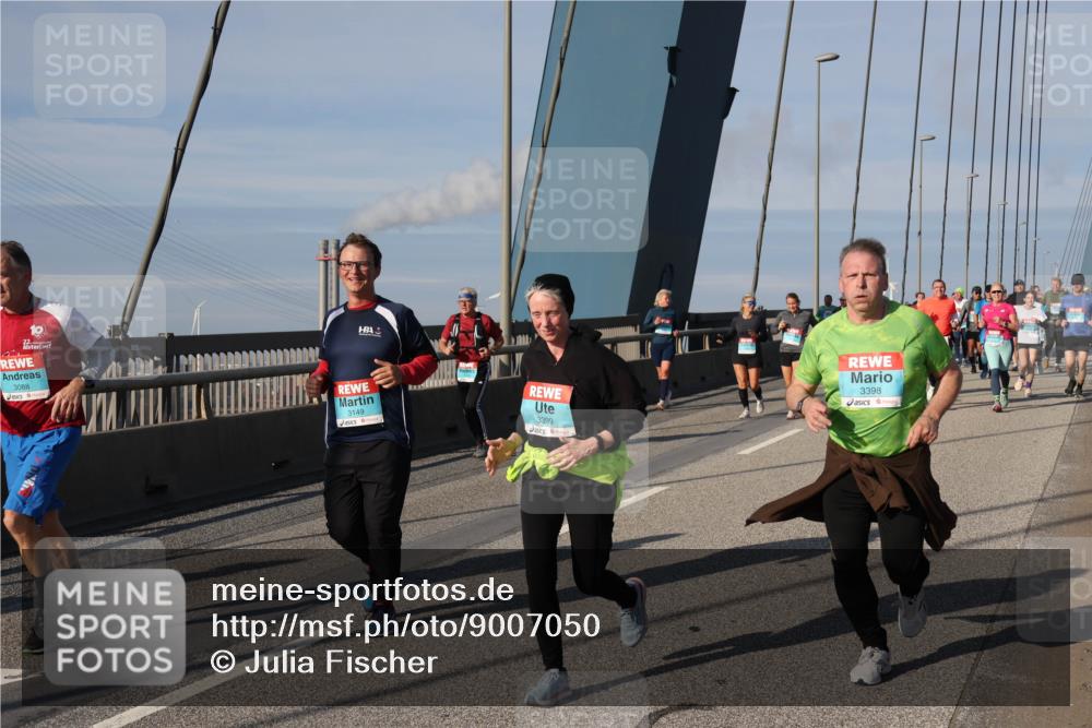 03.10.2025 - Köhlbrandbrückenlauf Julia Fischer http://msf.ph/oto/9007050 03.10.2025 09:58:19 Position 2 10, 3088, 3149, 3399, 3398 meine-sportfotos.de