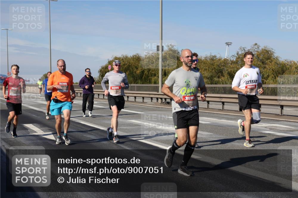 03.10.2025 - Köhlbrandbrückenlauf Julia Fischer http://msf.ph/oto/9007051 03.10.2025 12:46:01 Position 3 717, 19, 4251 meine-sportfotos.de
