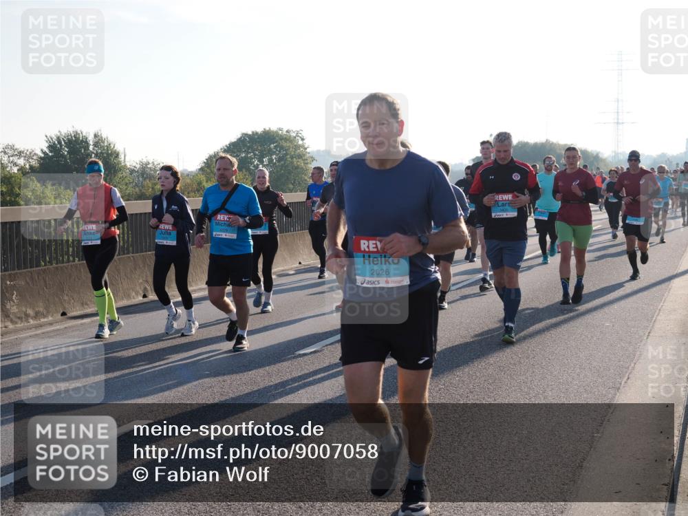 03.10.2025 - Köhlbrandbrückenlauf Fabian Wolf http://msf.ph/oto/9007058 03.10.2025 09:19:59 Position 3 3229, 2026, 3405 meine-sportfotos.de