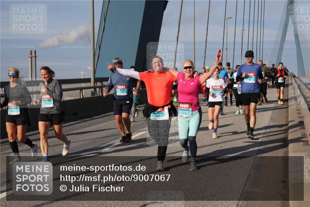 03.10.2025 - Köhlbrandbrückenlauf Julia Fischer http://msf.ph/oto/9007067 03.10.2025 09:58:24 Position 2 1394, 1577, 1993, 1552, 1436, 1652 meine-sportfotos.de
