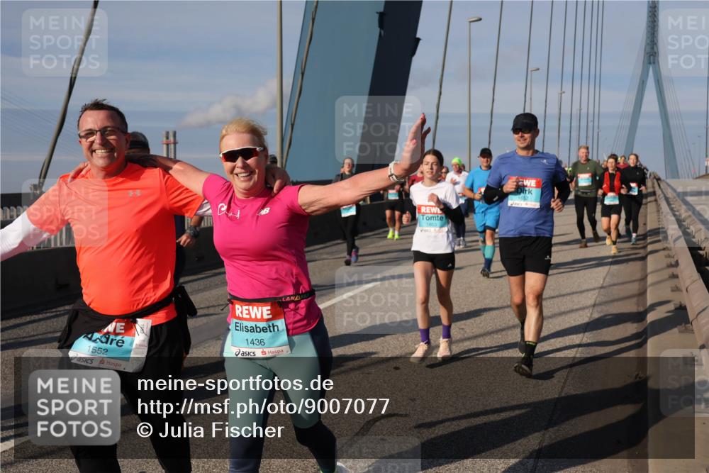 03.10.2025 - Köhlbrandbrückenlauf Julia Fischer http://msf.ph/oto/9007077 03.10.2025 09:58:26 Position 2 1552, 1436, 1653, 1652 meine-sportfotos.de