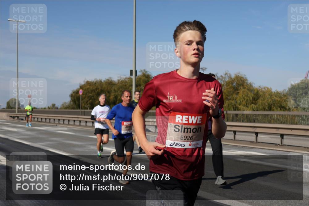 03.10.2025 - Köhlbrandbrückenlauf Julia Fischer http://msf.ph/oto/9007078 03.10.2025 12:46:03 Position 3 5926 meine-sportfotos.de