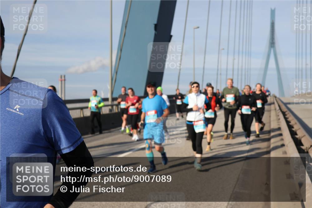 03.10.2025 - Köhlbrandbrückenlauf Julia Fischer http://msf.ph/oto/9007089 03.10.2025 09:58:28 Position 2  meine-sportfotos.de