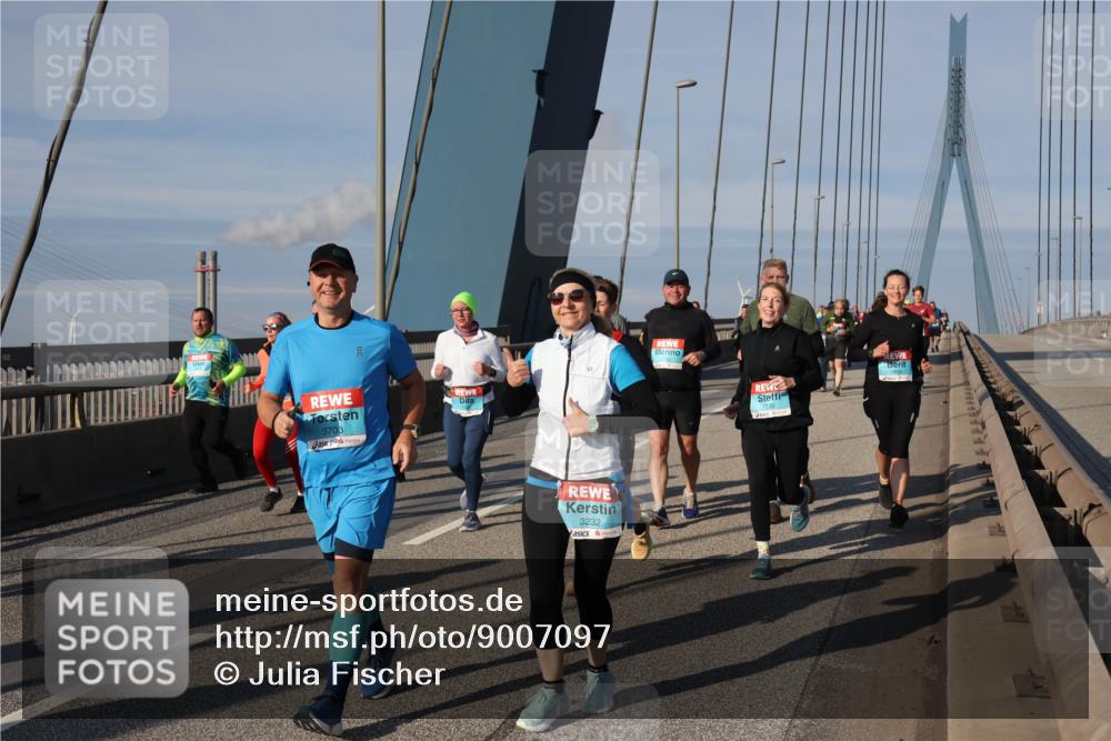 03.10.2025 - Köhlbrandbrückenlauf Julia Fischer http://msf.ph/oto/9007097 03.10.2025 09:58:29 Position 2 3703, 3232 meine-sportfotos.de