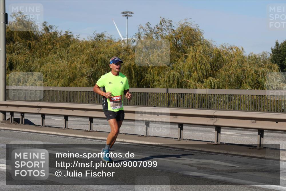 03.10.2025 - Köhlbrandbrückenlauf Julia Fischer http://msf.ph/oto/9007099 03.10.2025 12:46:10 Position 3 5967 meine-sportfotos.de