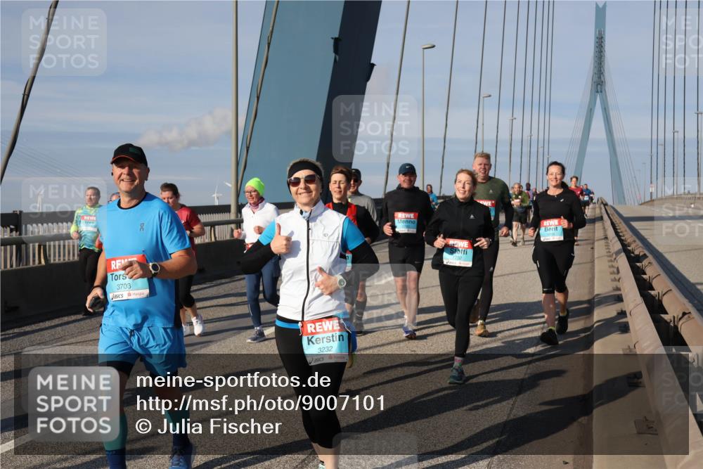 03.10.2025 - Köhlbrandbrückenlauf Julia Fischer http://msf.ph/oto/9007101 03.10.2025 09:58:29 Position 2 3703, 3232 meine-sportfotos.de