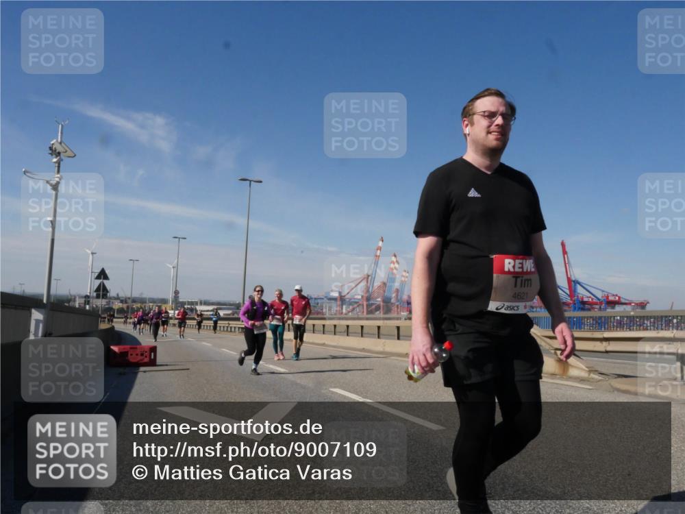 03.10.2025 - Köhlbrandbrückenlauf Matties Gatica Varas http://msf.ph/oto/9007109 03.10.2025 13:02:26 Position 2 4621 meine-sportfotos.de