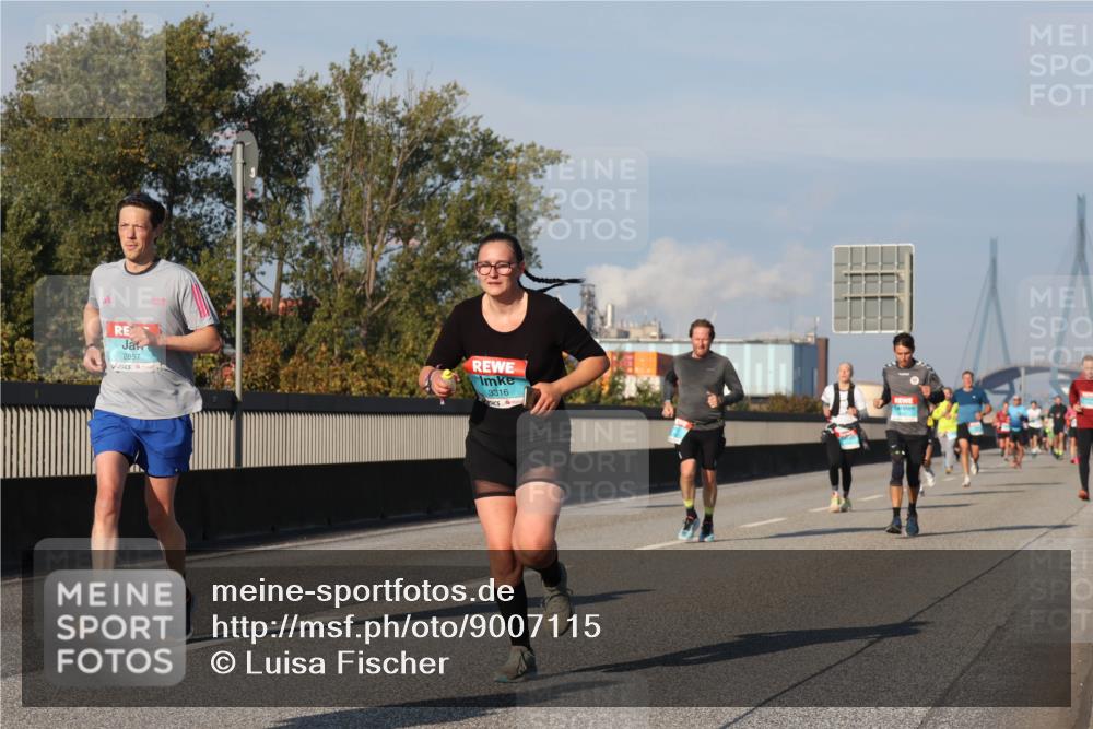 03.10.2025 - Köhlbrandbrückenlauf Luisa Fischer http://msf.ph/oto/9007115 03.10.2025 10:48:52 Position 3 2857, 3316 meine-sportfotos.de