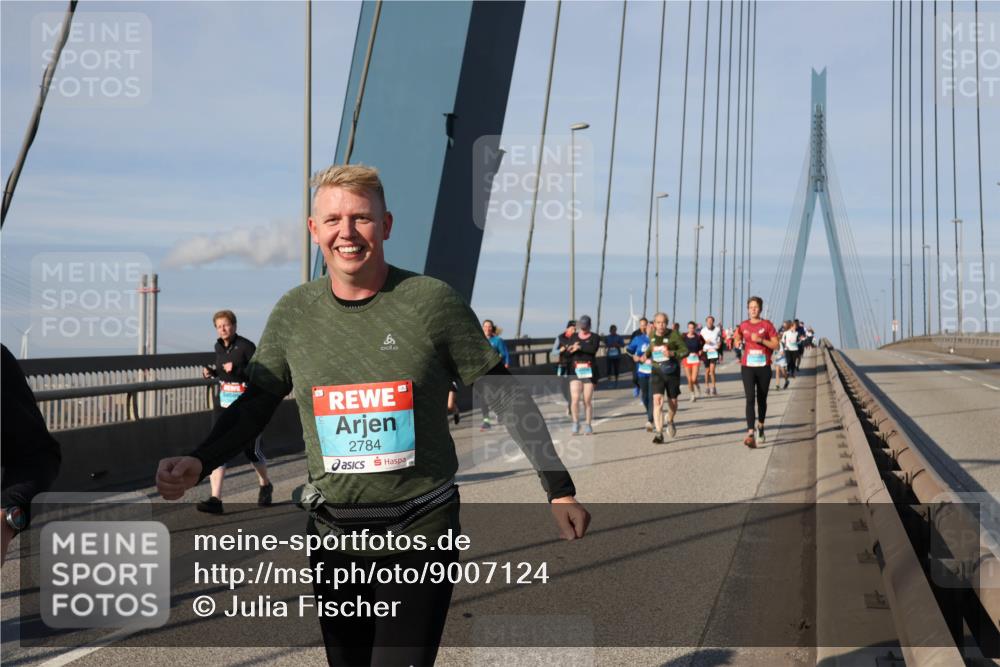 03.10.2025 - Köhlbrandbrückenlauf Julia Fischer http://msf.ph/oto/9007124 03.10.2025 09:58:32 Position 2 2784 meine-sportfotos.de