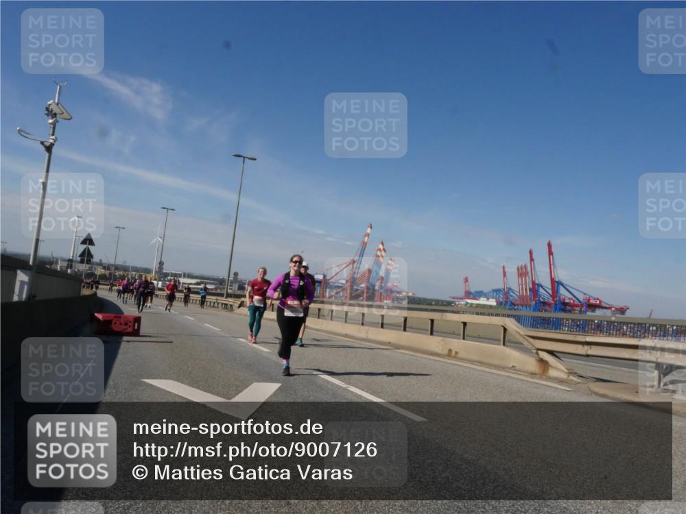 03.10.2025 - Köhlbrandbrückenlauf Matties Gatica Varas http://msf.ph/oto/9007126 03.10.2025 13:02:27 Position 2  meine-sportfotos.de