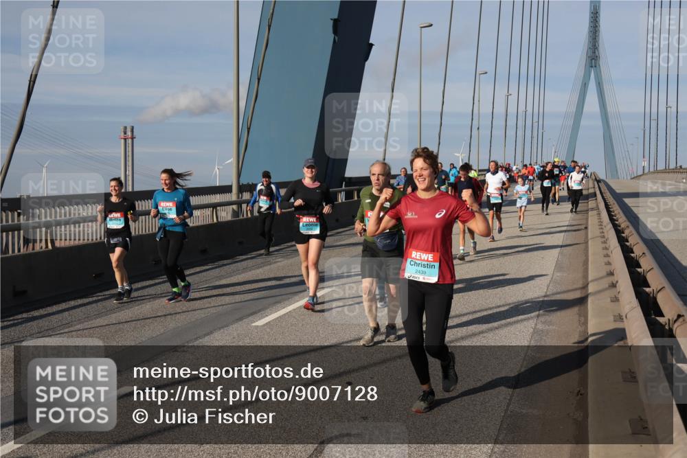 03.10.2025 - Köhlbrandbrückenlauf Julia Fischer http://msf.ph/oto/9007128 03.10.2025 09:58:35 Position 2 2439 meine-sportfotos.de